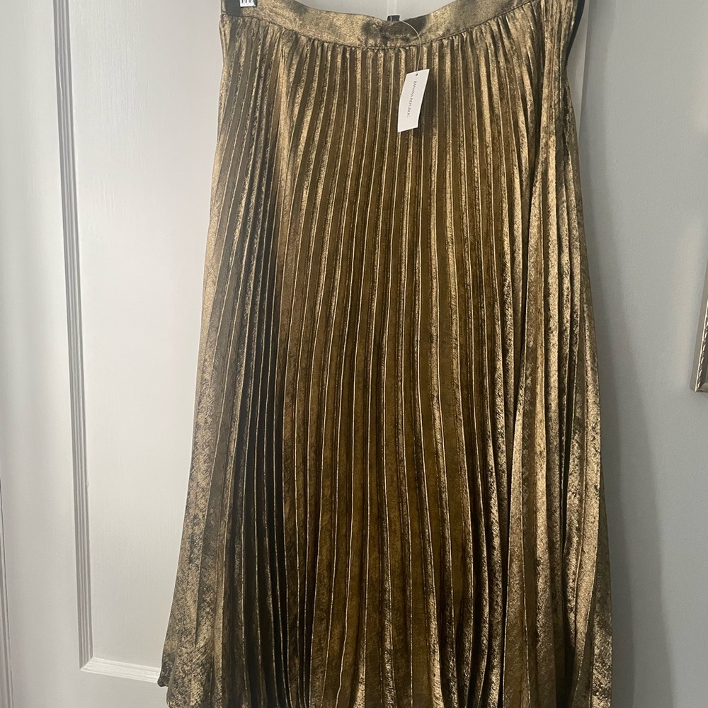 NWT Banana Republic gold midi Skirt